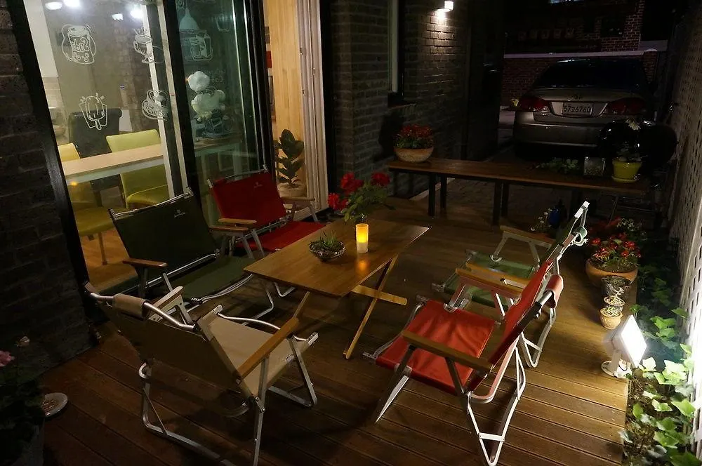 Bauhaus Guesthouse Seoul 2*,  South Korea