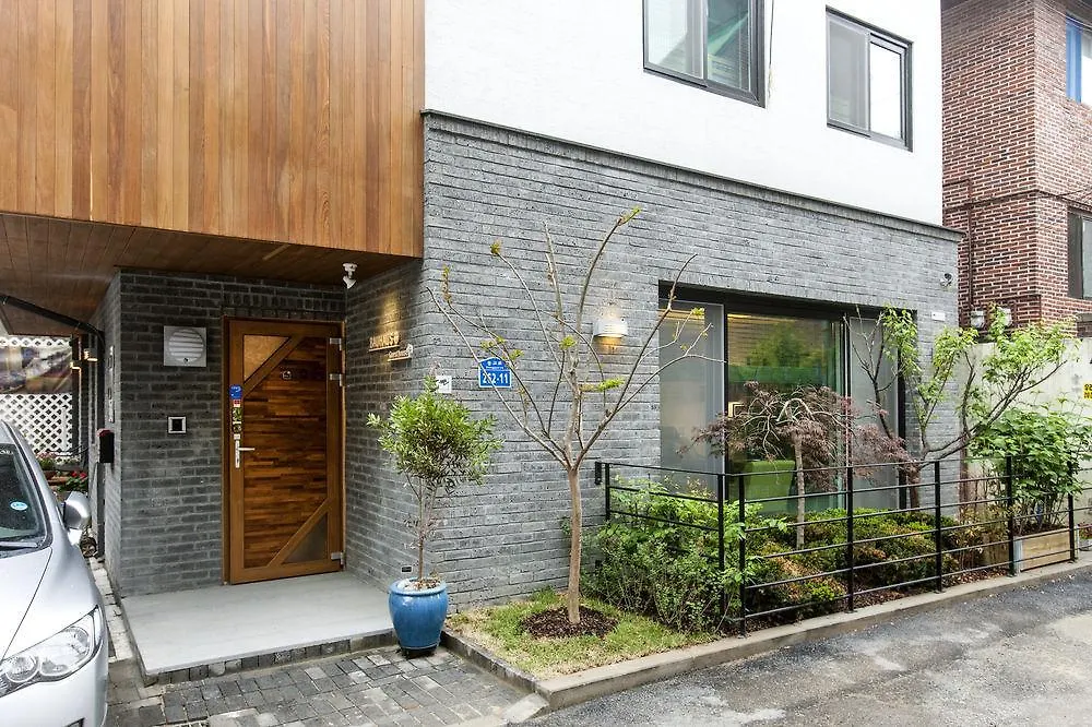 Bauhaus Guesthouse Seoul 2*,  South Korea